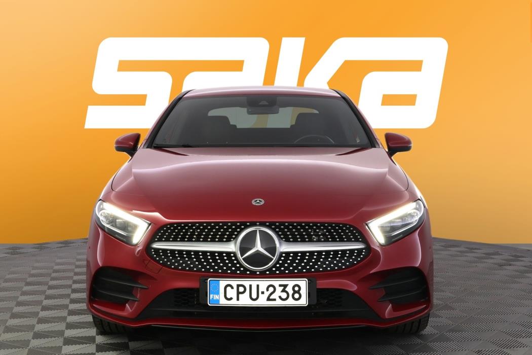 MERCEDES-BENZ A 2022