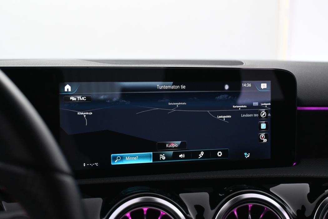 MERCEDES-BENZ A 2022