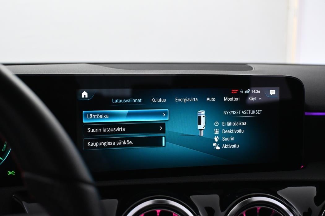 MERCEDES-BENZ A 2022