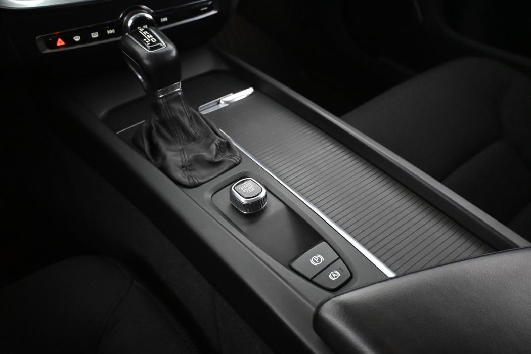 VOLVO V60 2020