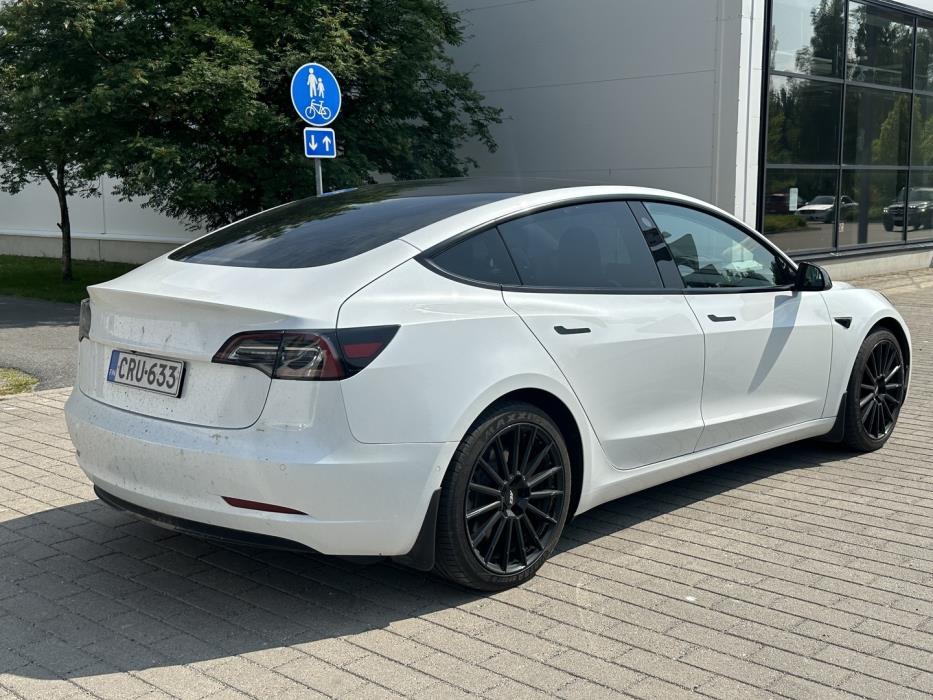TESLA Model 3 2021