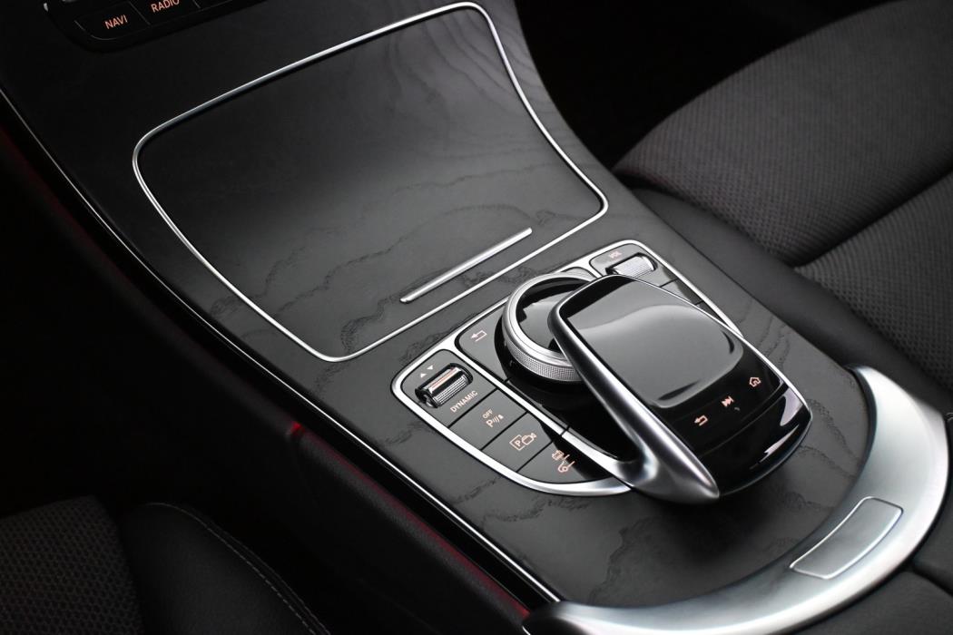 MERCEDES-BENZ C 2021