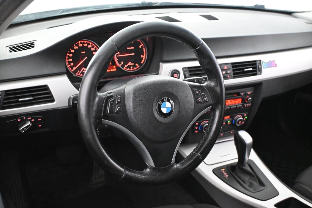BMW 320 2009