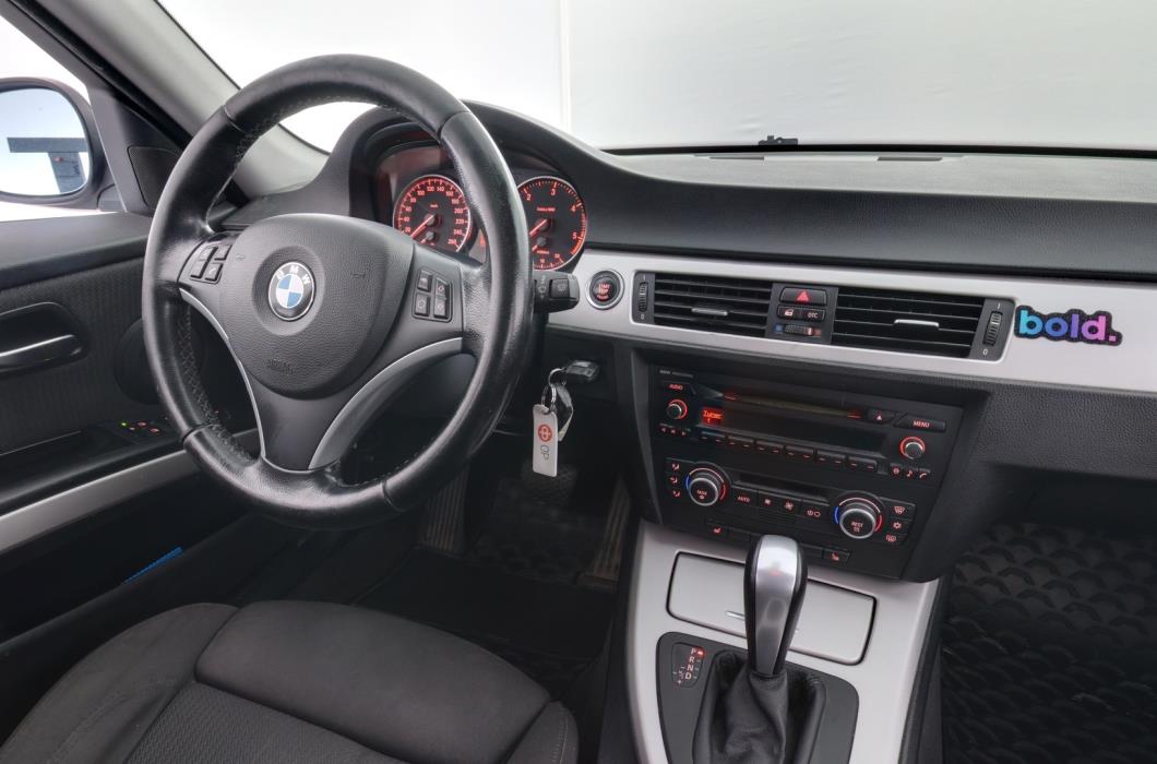 BMW 320 2009