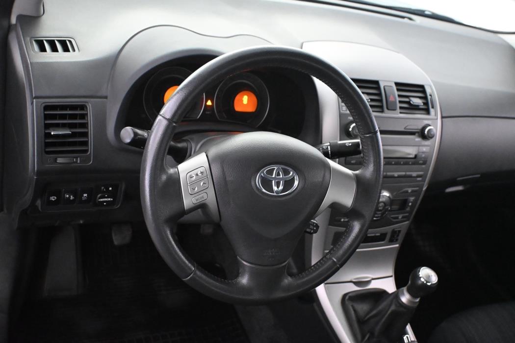TOYOTA Corolla 2009