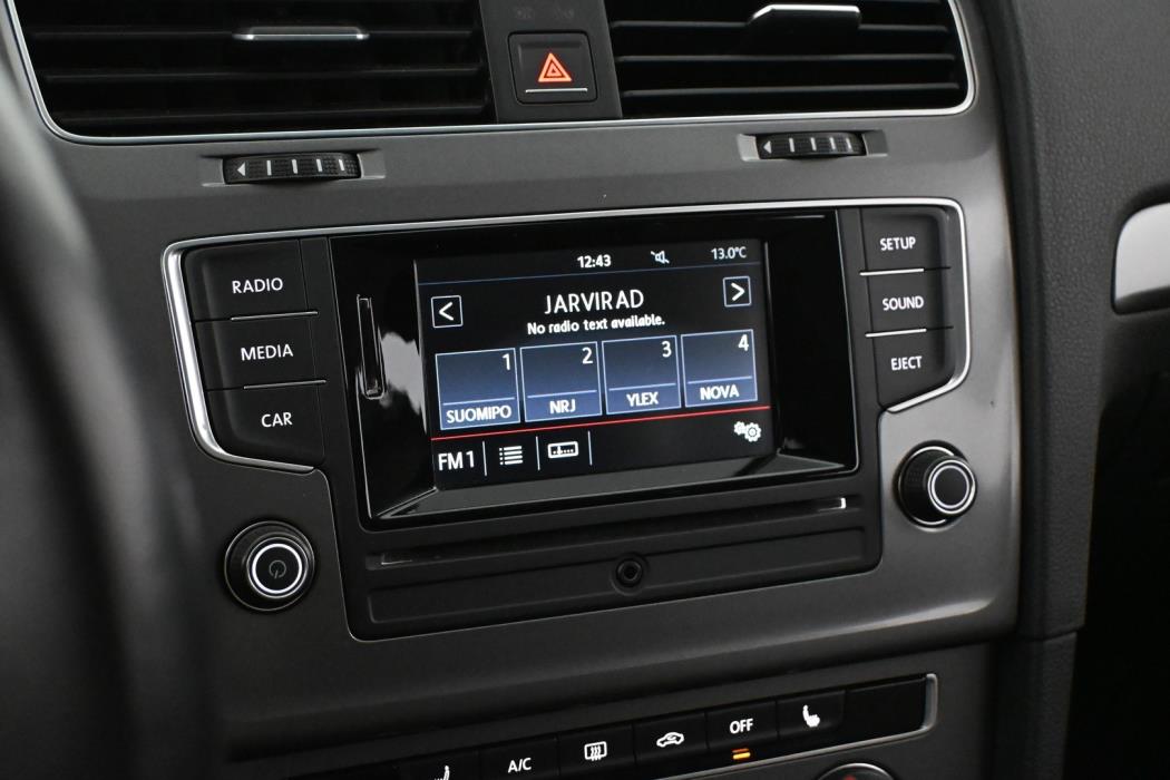 VOLKSWAGEN Golf 2015