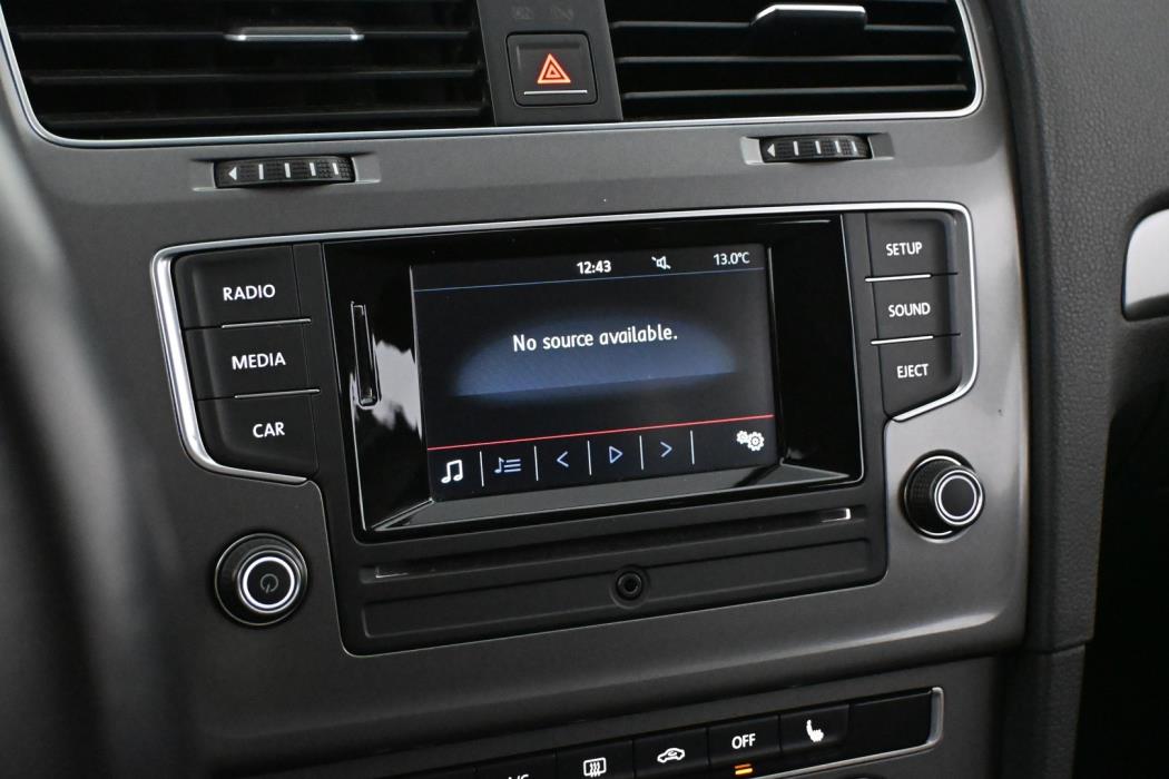 VOLKSWAGEN Golf 2015