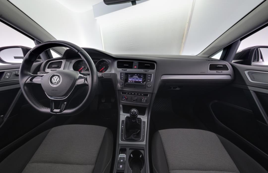 VOLKSWAGEN Golf 2015