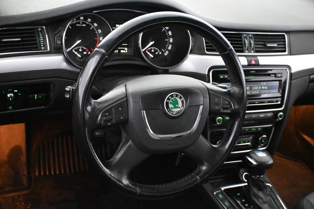 SKODA Superb 2012