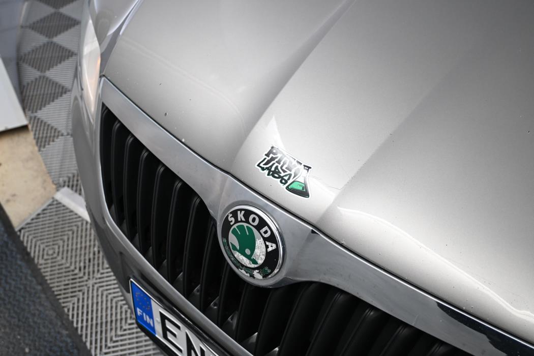 SKODA Superb 2012