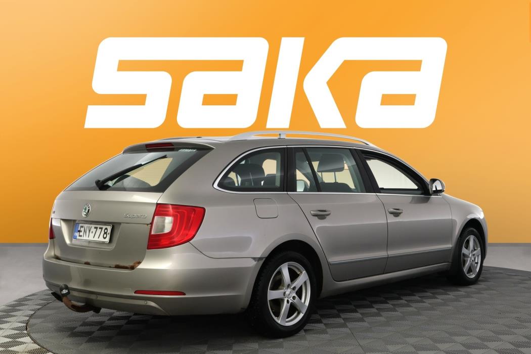 SKODA Superb 2012