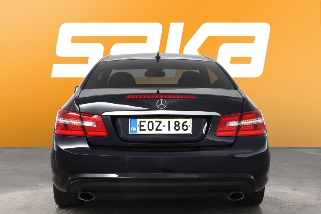 MERCEDES-BENZ E 2010
