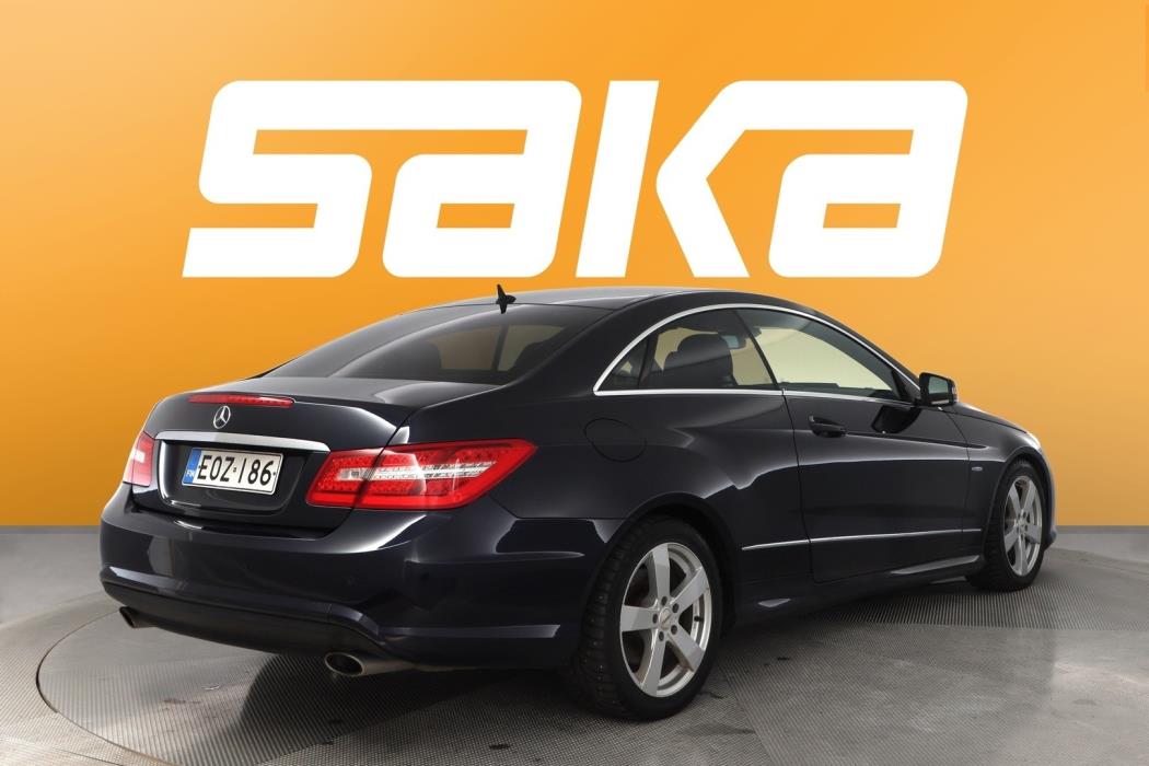 MERCEDES-BENZ E 2010
