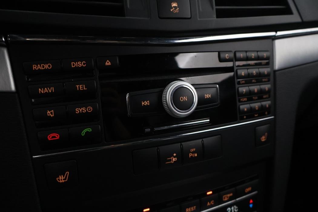 MERCEDES-BENZ E 2010