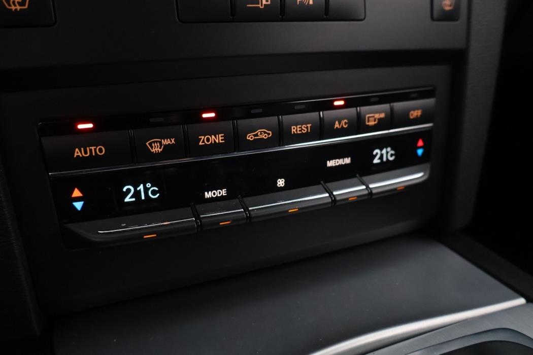 MERCEDES-BENZ E 2010