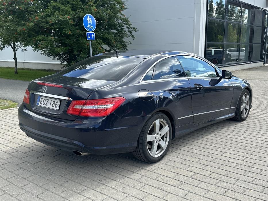 MERCEDES-BENZ E 2010