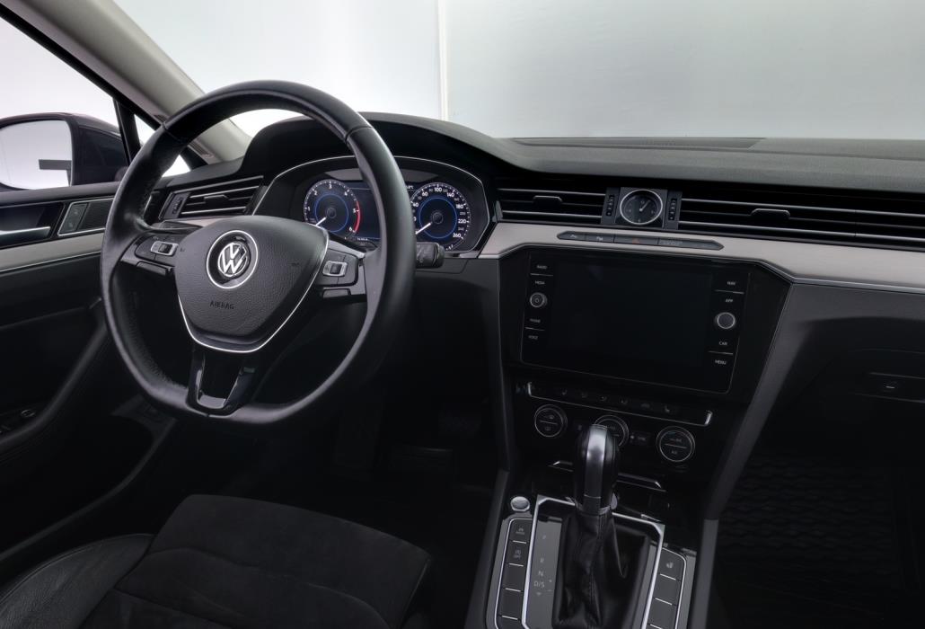 VOLKSWAGEN Passat 2018
