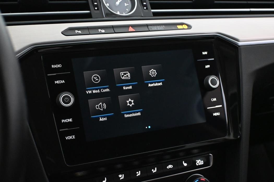 VOLKSWAGEN Passat 2018