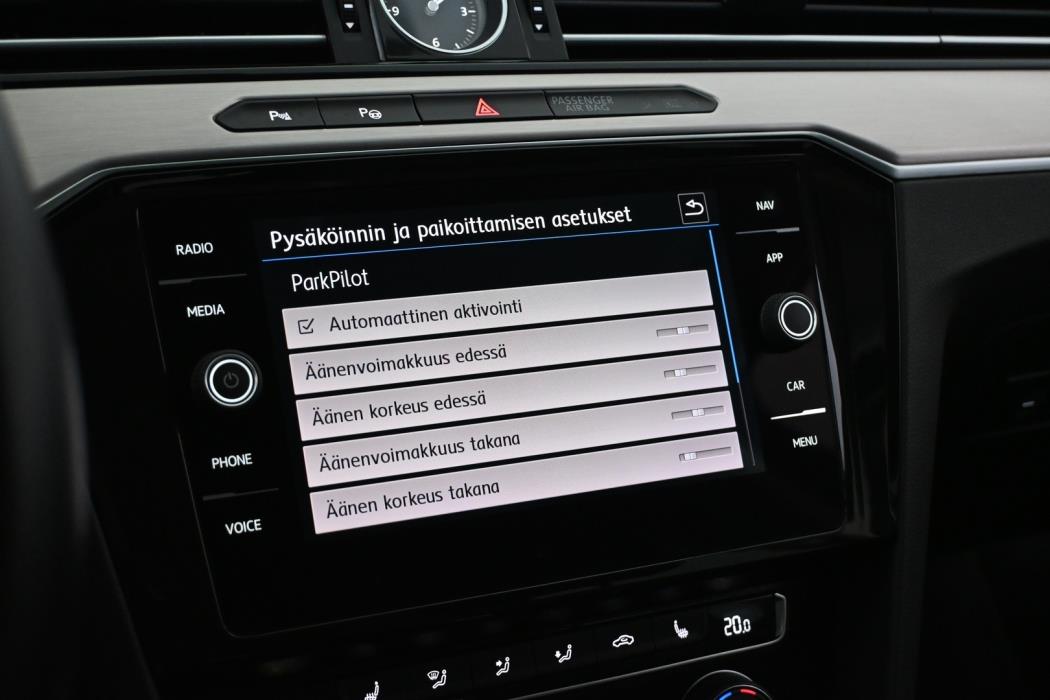VOLKSWAGEN Passat 2018