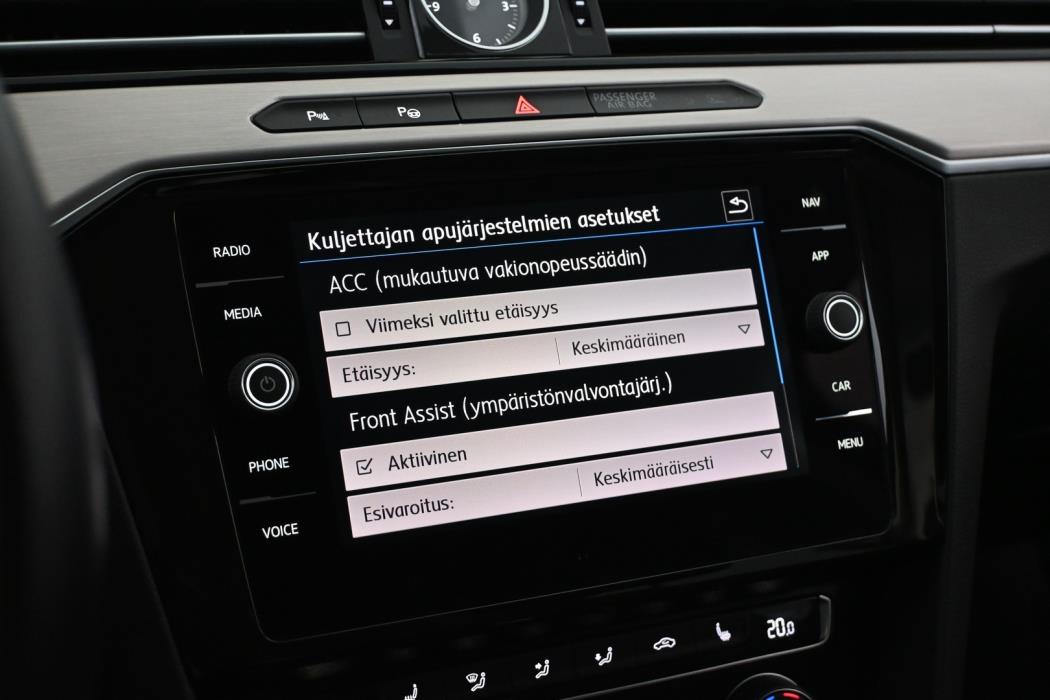 VOLKSWAGEN Passat 2018