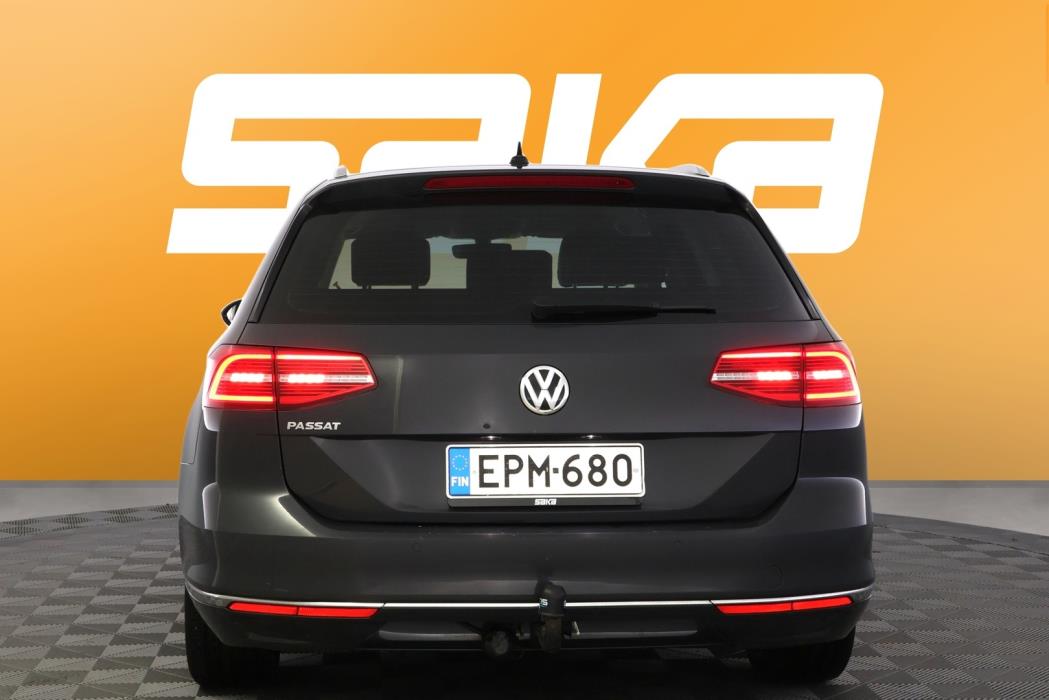 VOLKSWAGEN Passat 2018
