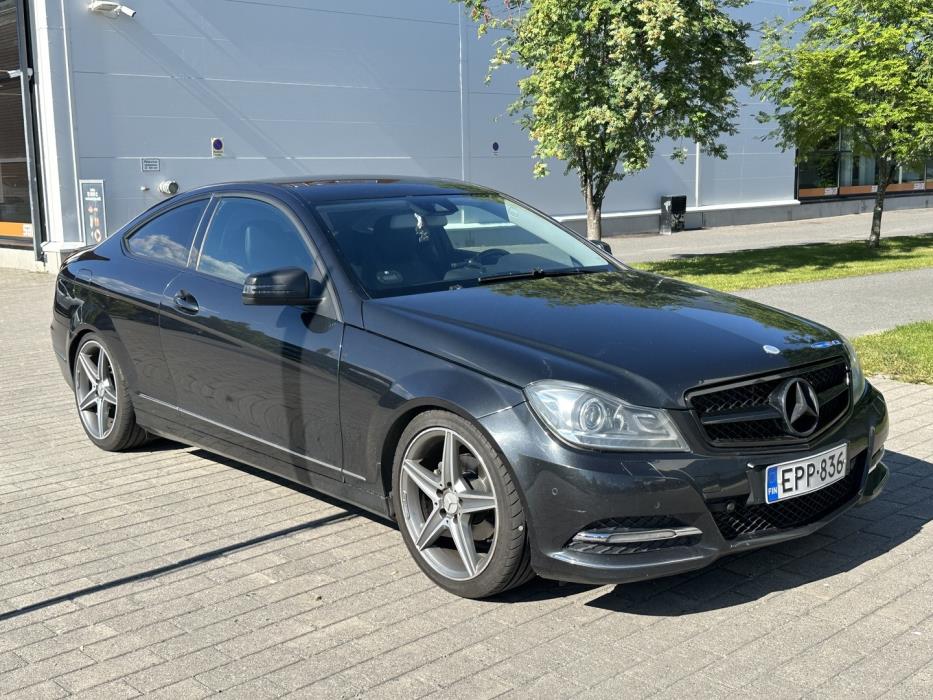 MERCEDES-BENZ C 2012