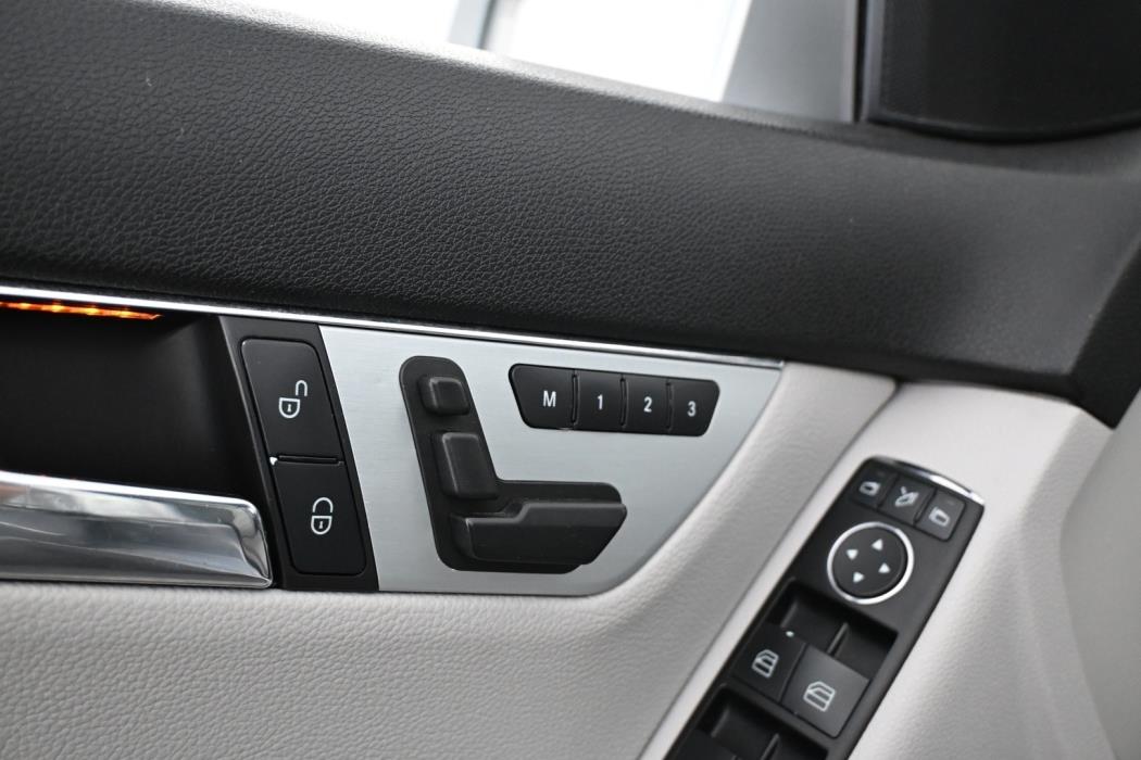 MERCEDES-BENZ C 2009