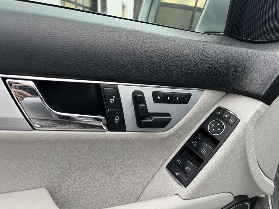 MERCEDES-BENZ C 2009