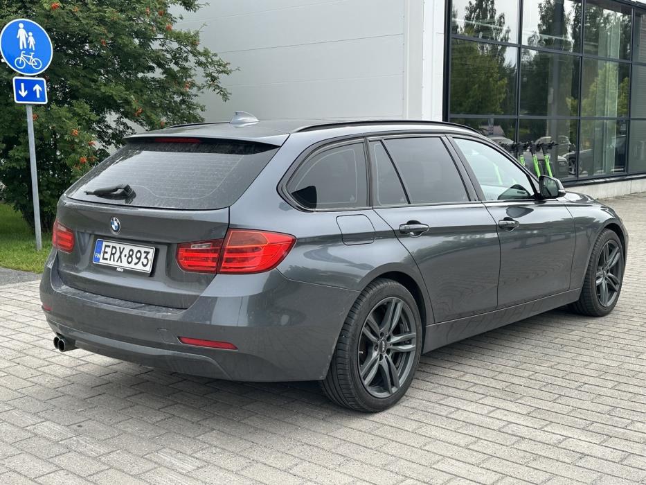 BMW 330 2014