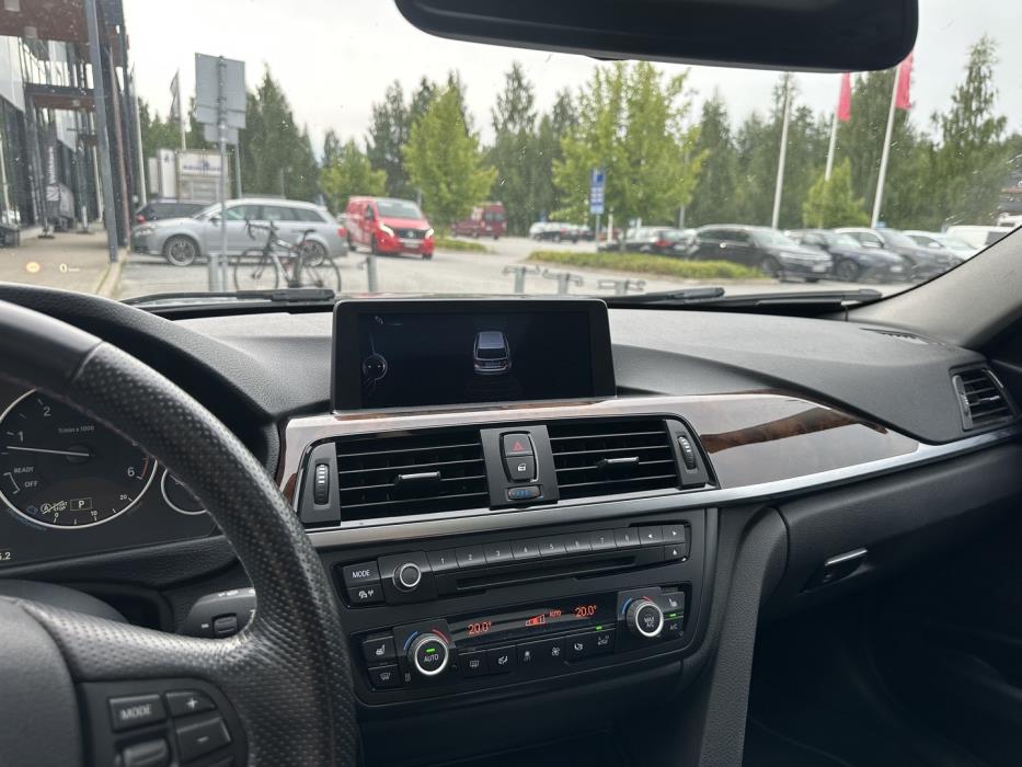 BMW 330 2014