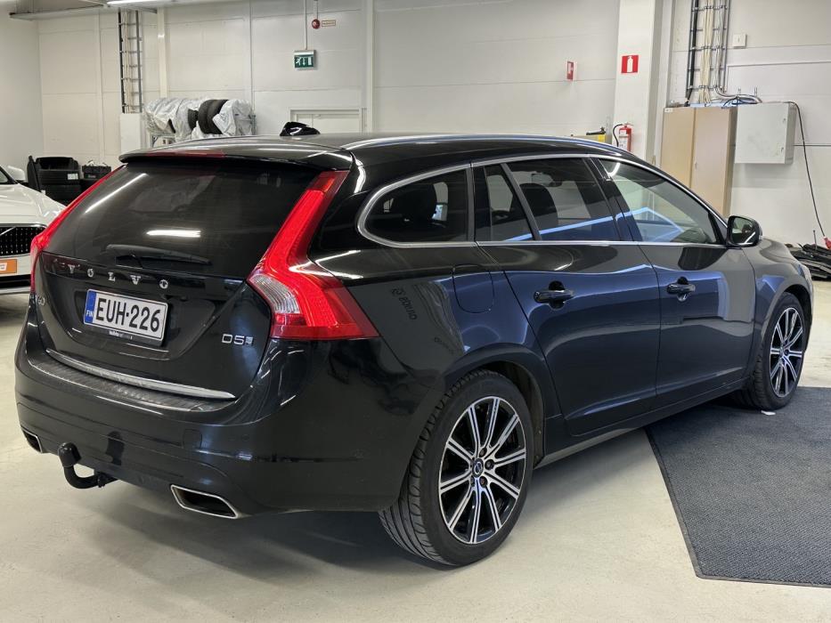 VOLVO V60 2017