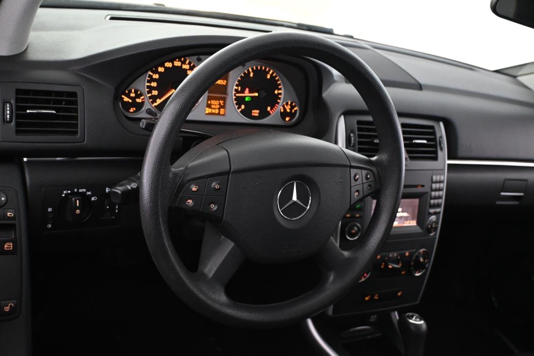 MERCEDES-BENZ B 2010