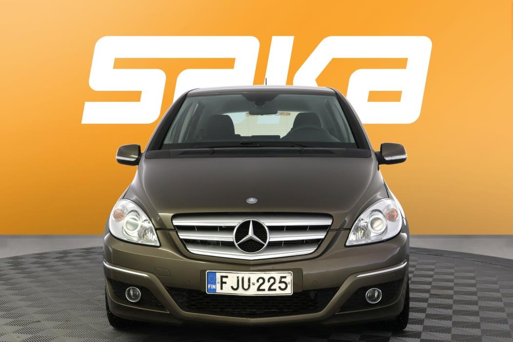 MERCEDES-BENZ B 2010