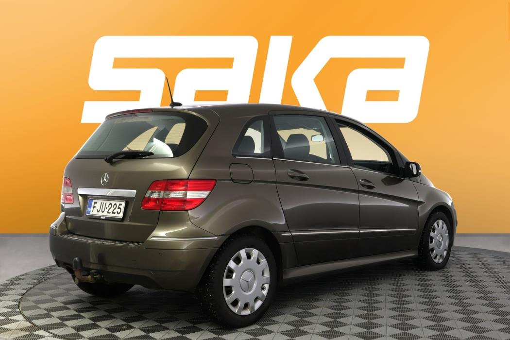 MERCEDES-BENZ B 2010