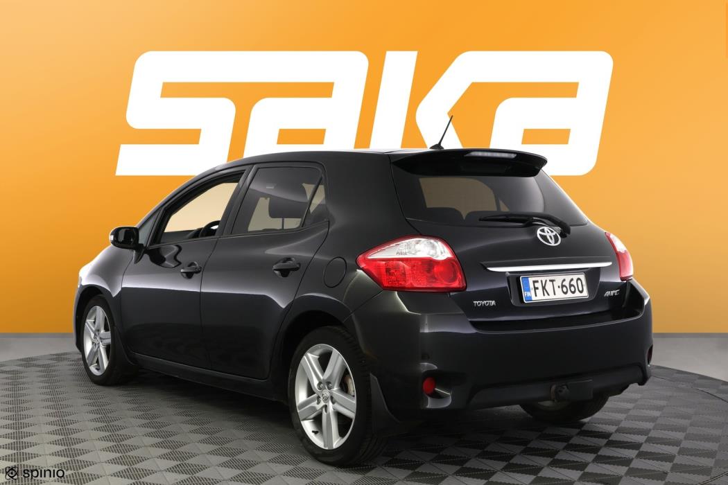 TOYOTA Auris 2012