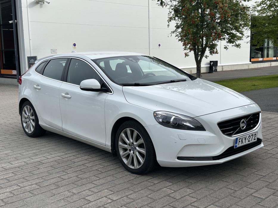 VOLVO V40 2013