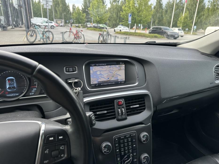 VOLVO V40 2013