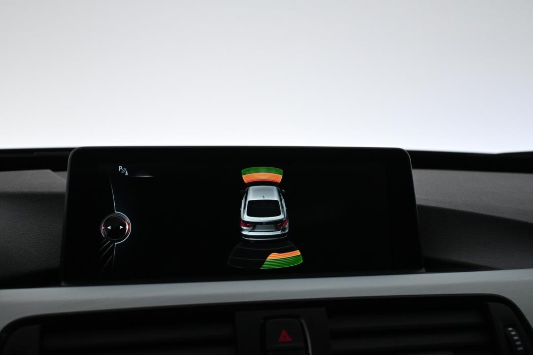 BMW 318 Gran Turismo 2014