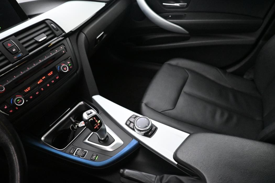 BMW 318 Gran Turismo 2014