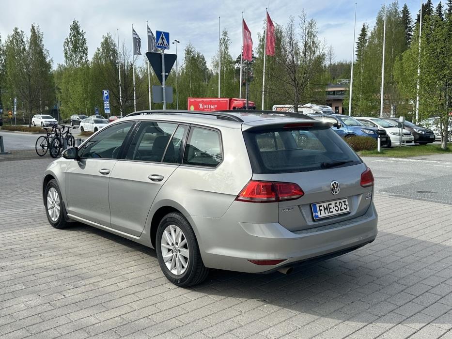 VOLKSWAGEN Golf 2016