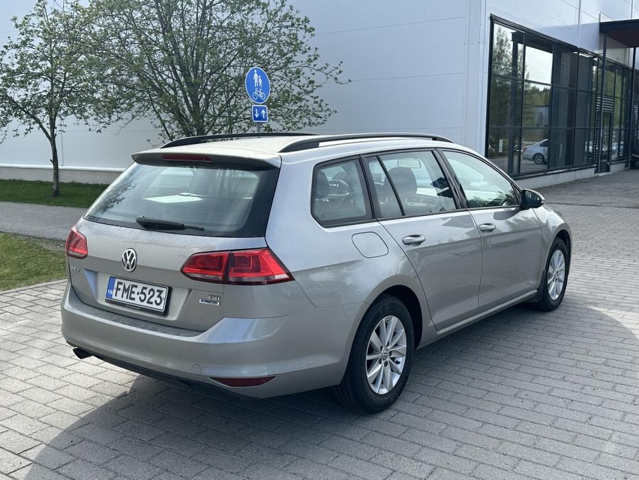 VOLKSWAGEN Golf 2016