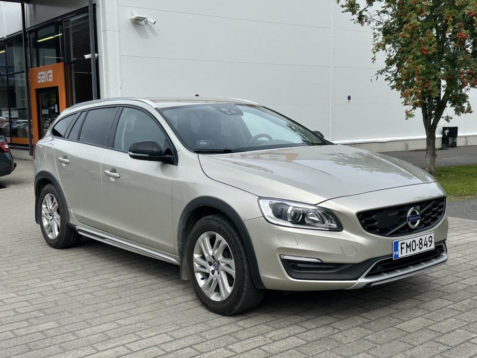 VOLVO V60 Cross Country 2017
