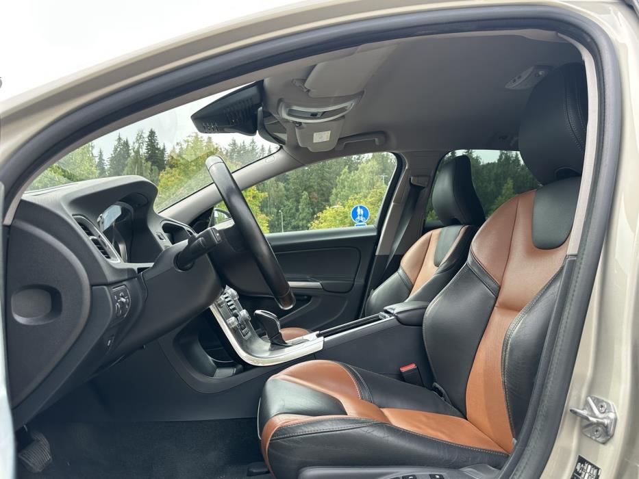 VOLVO V60 Cross Country 2017