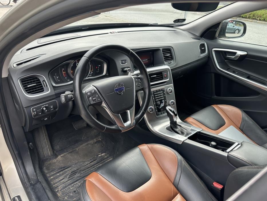 VOLVO V60 Cross Country 2017