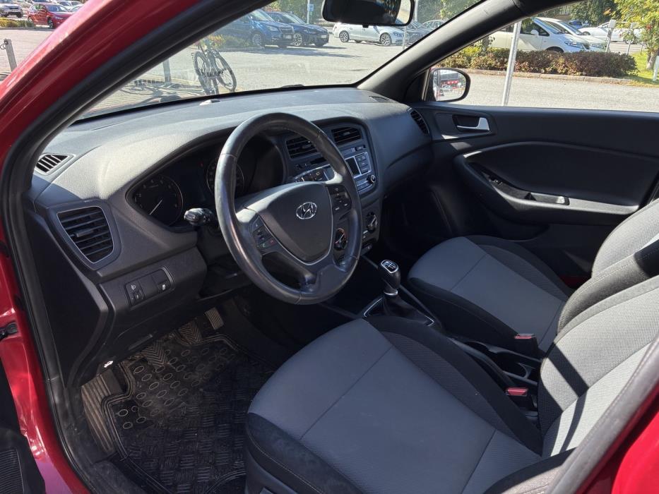 HYUNDAI i20 5d 2017