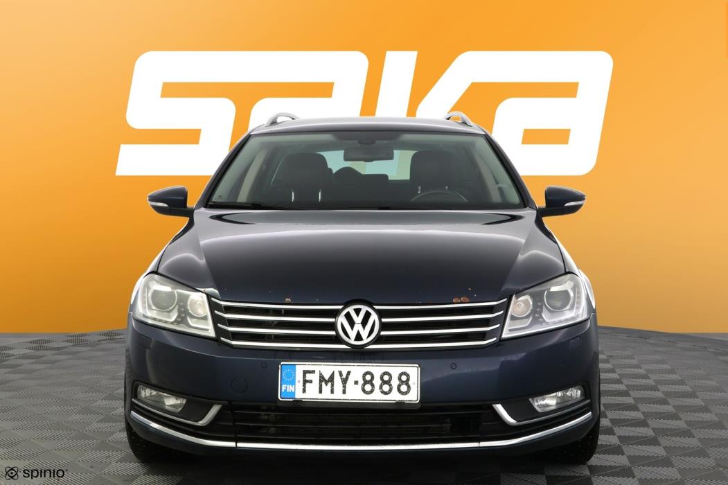 VOLKSWAGEN Passat 2012