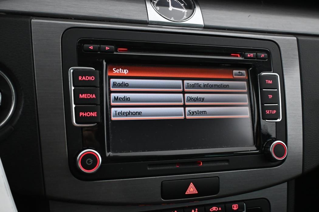 VOLKSWAGEN Passat 2012