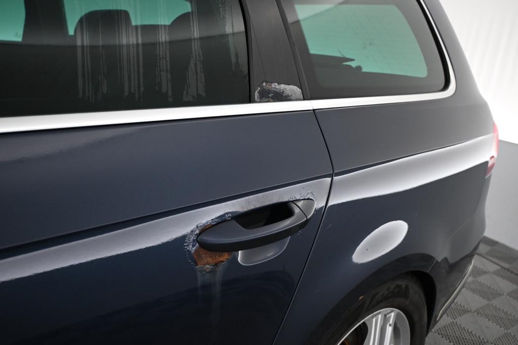 VOLKSWAGEN Passat 2012