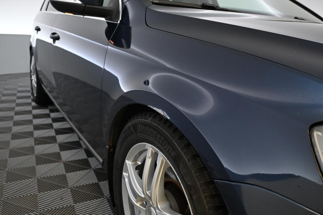 VOLKSWAGEN Passat 2012