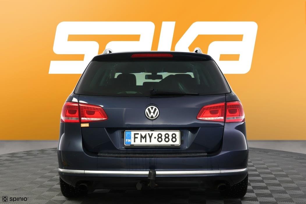 VOLKSWAGEN Passat 2012